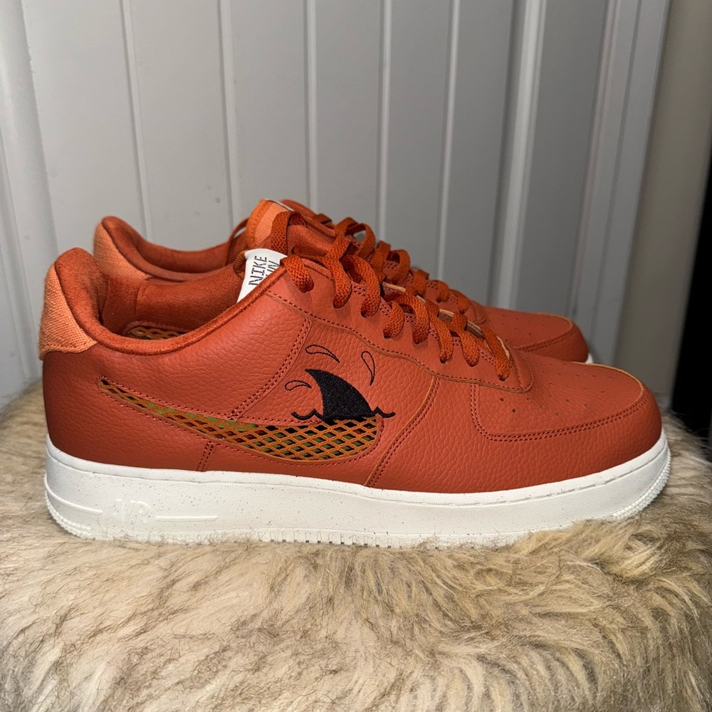 Nike Air Force 1 '07 LV8 Sneakers